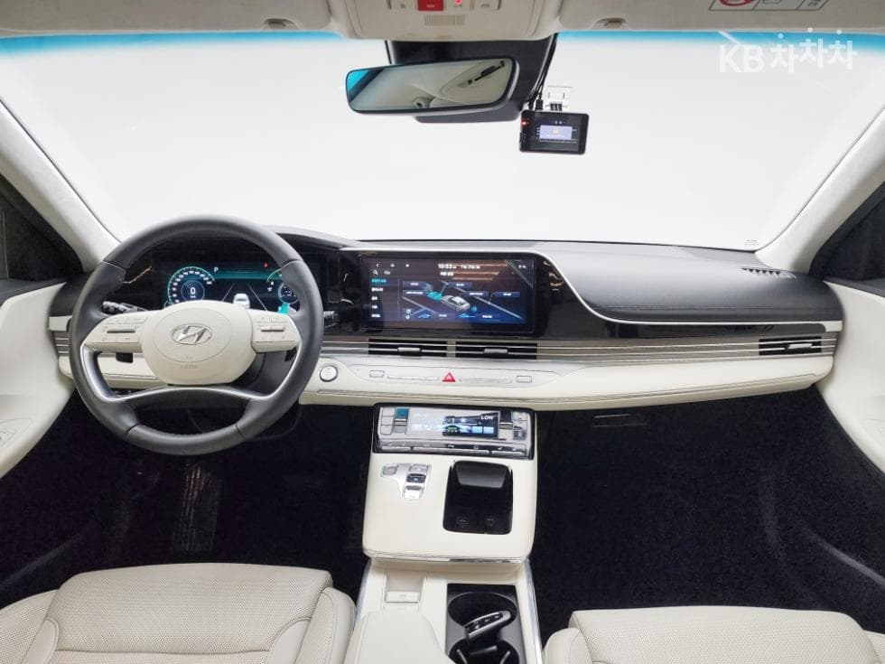 Хюндай The New (фейслифт) Grandeur (Azera)2.5 Le Blanc - 14