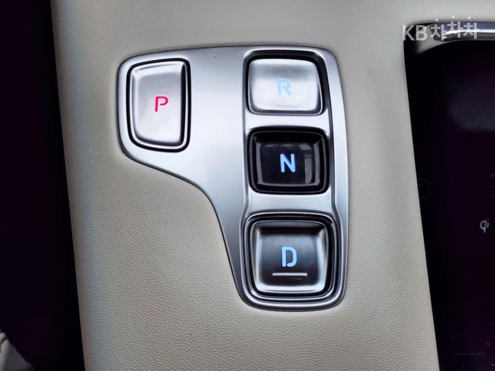 Хюндай The New (фейслифт) Grandeur (Azera)2.5 Le Blanc - 21