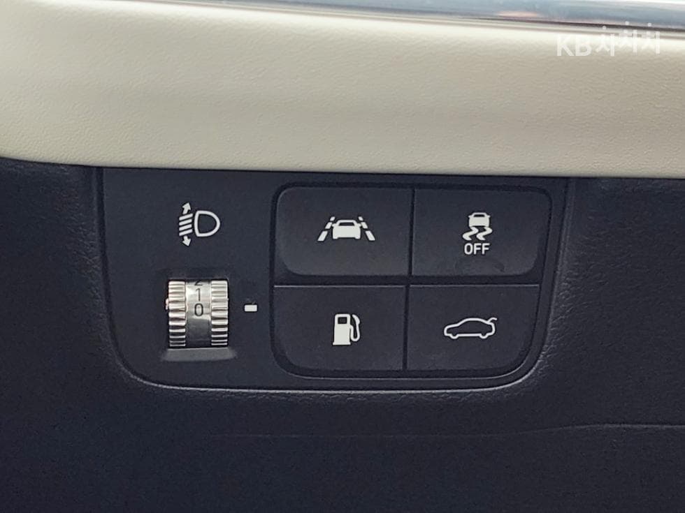 Хюндай The New (фейслифт) Grandeur (Azera)2.5 Le Blanc - 26