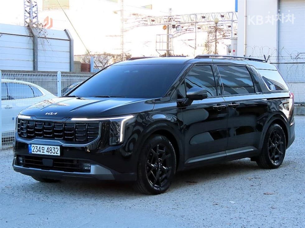 Киа The New (фейслифт) Канивал 4-то поколение D2.2 7-местен (Лимузин) Gravity - Image 1