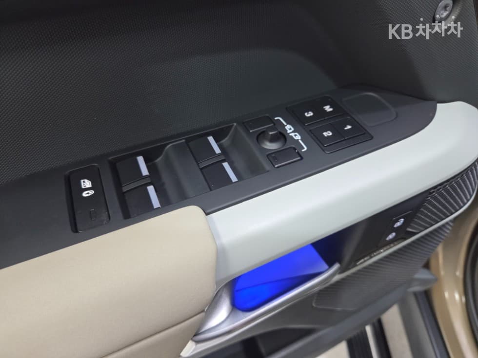 Land Rover 디펜더(L663)110 D250 SE - 11