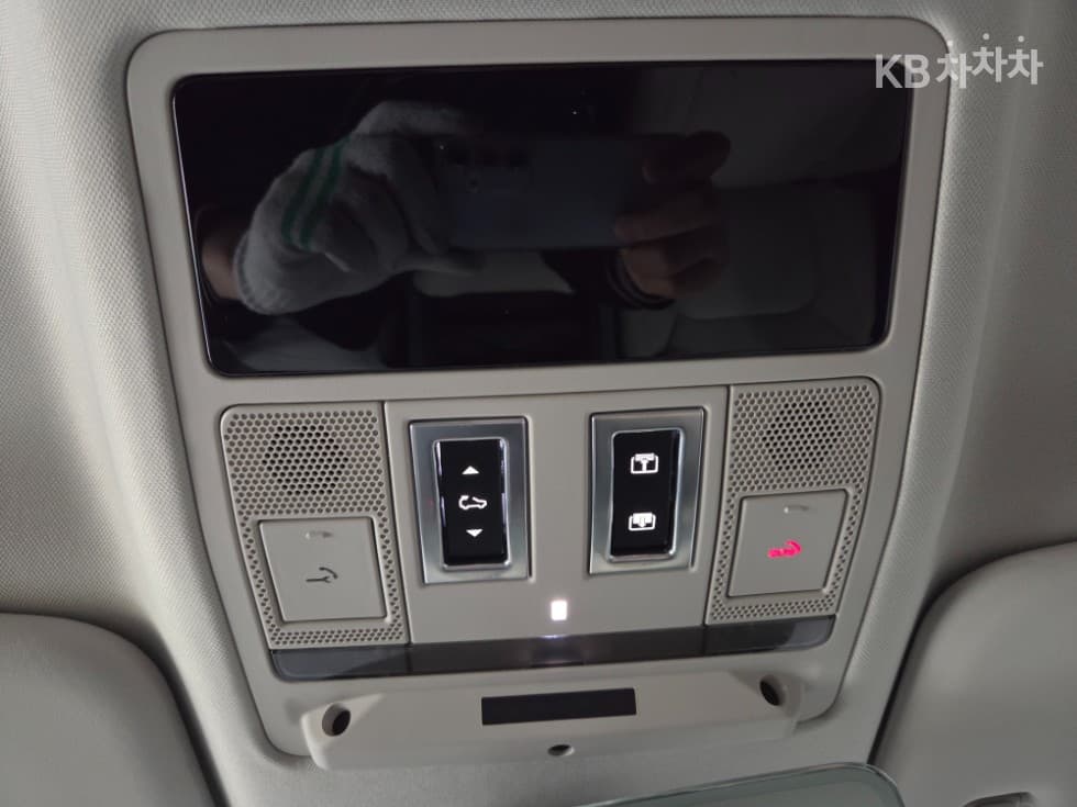 Land Rover 디펜더(L663)110 D250 SE - 16