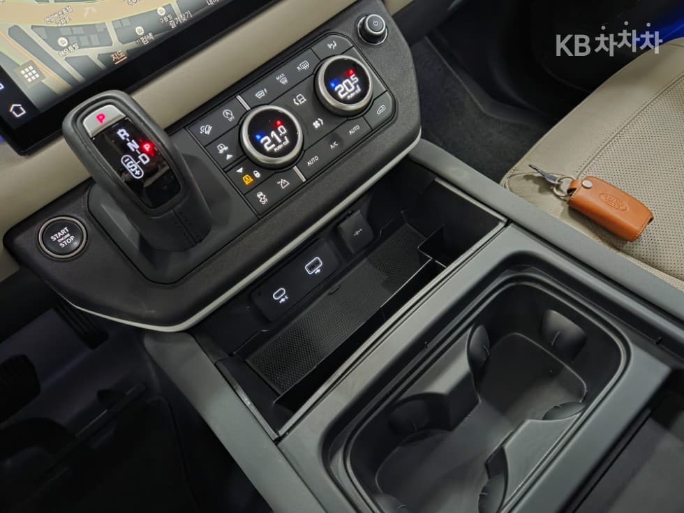 Land Rover 디펜더(L663)110 D250 SE - 19