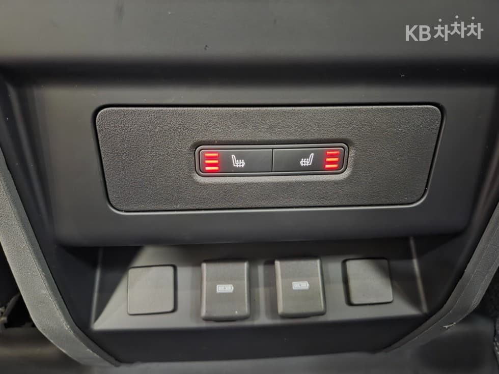 Land Rover 디펜더(L663)110 D250 SE - 22