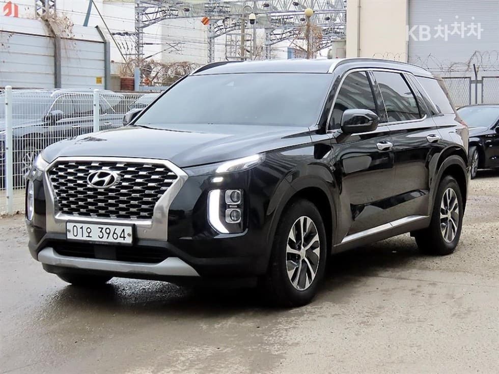 Hyundai Palisade 2.2 Diesel 8-seater AWD Exclusive - Image 1