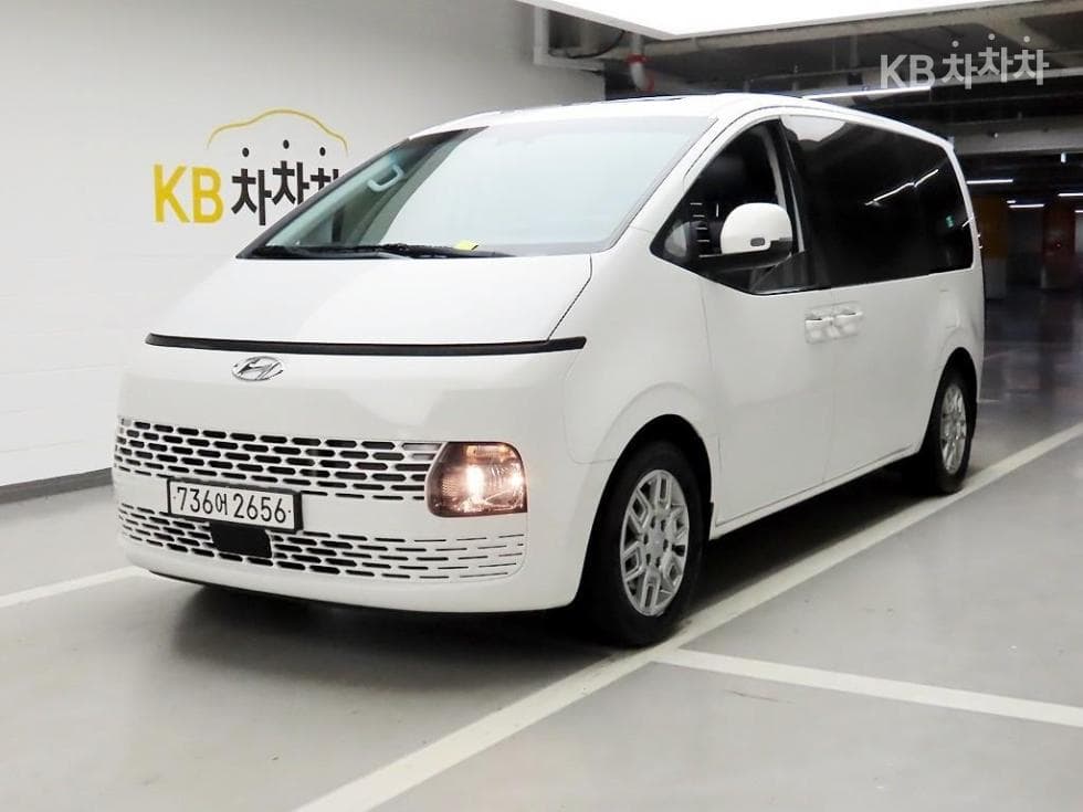 Hyundai Staria 2.2 Tourer 11 AWD Modern - Image 1