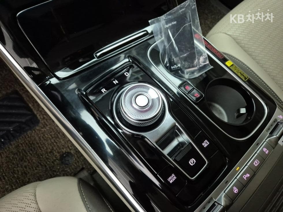 Киа Канивал 4-то поколениеВисок Лимузин (Канивал) D2.2 9-местен Signature - 8