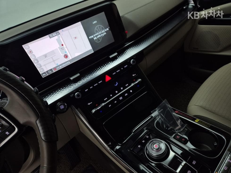 Киа Канивал 4-то поколениеВисок Лимузин (Канивал) D2.2 9-местен Signature - 10