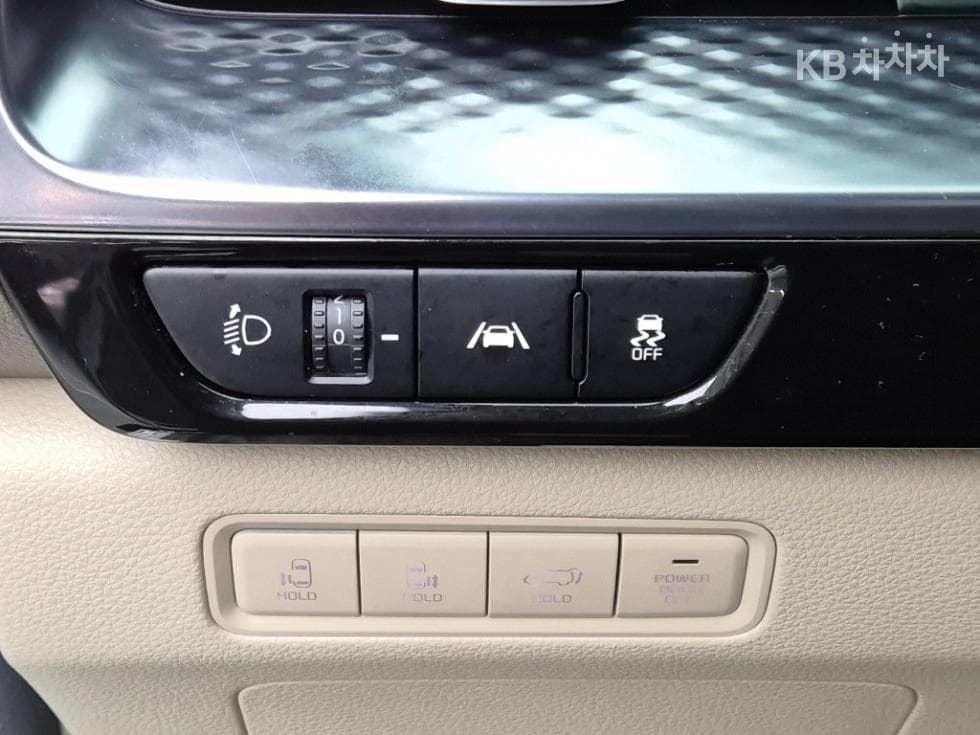 Киа Канивал 4-то поколениеВисок Лимузин (Канивал) D2.2 9-местен Signature - 17