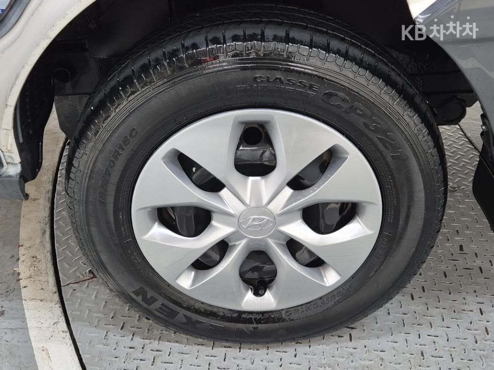 Хюндай Porter 2Удължено междуосие Двойна Кабина CRDi Premium - 17