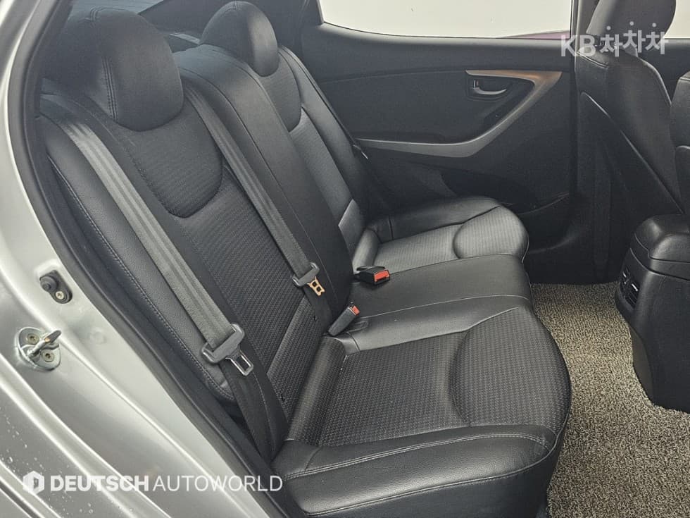 Хюндай The New (фейслифт) Avante (Elantra)1.6 GDi Смарт Стандартен - 12