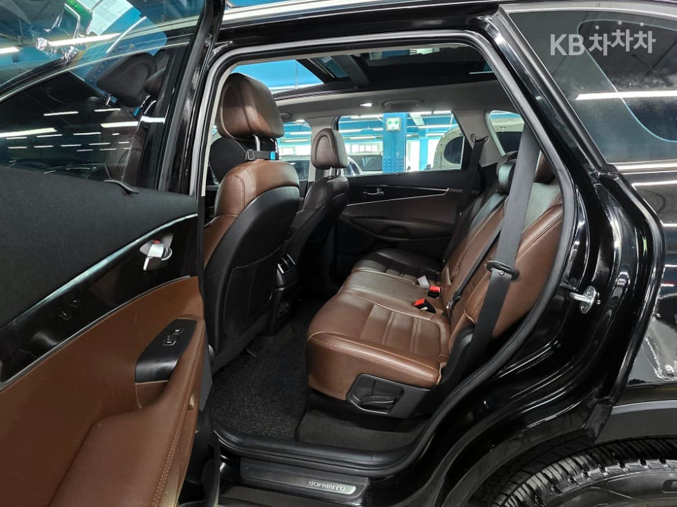 Киа All NewSorentoДизел 2.0 2WD Noblesse - 19