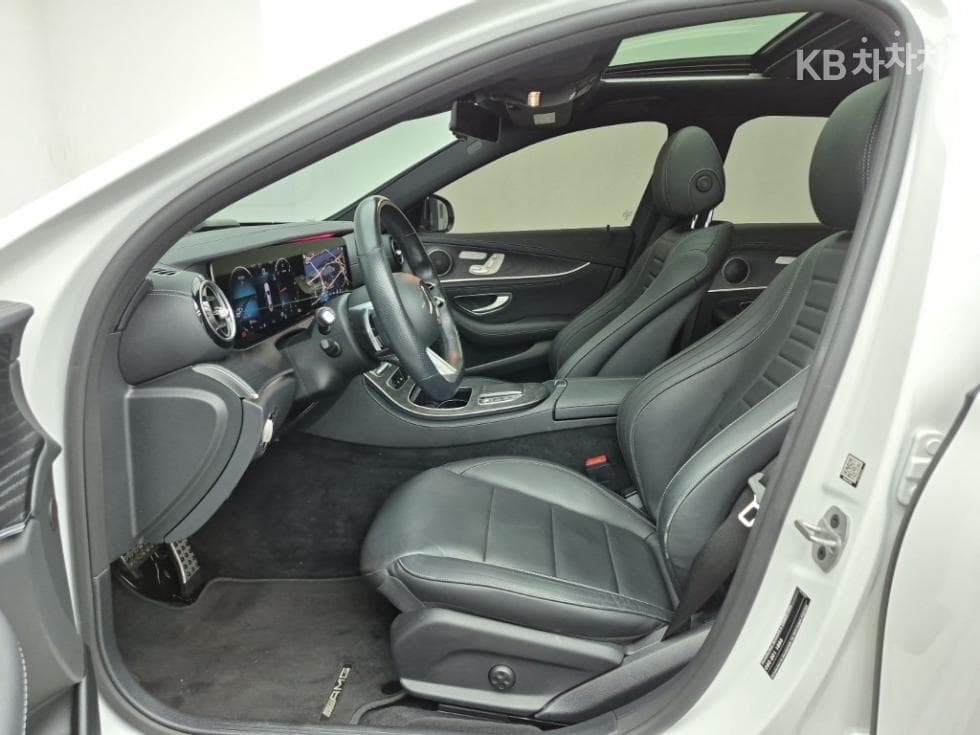 Mercedes-Benz E-Клас (W213)E220d 4MATIC AMG Line - 11