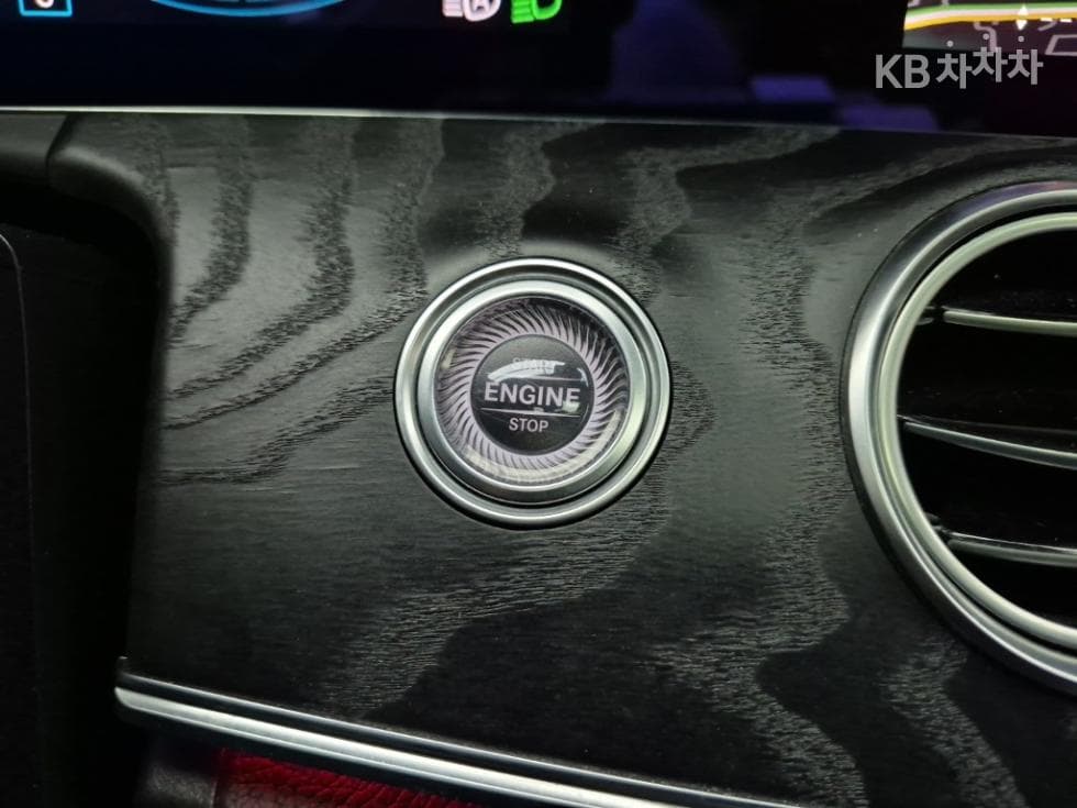 Mercedes-Benz E-Клас (W213)E220d 4MATIC AMG Line - 18