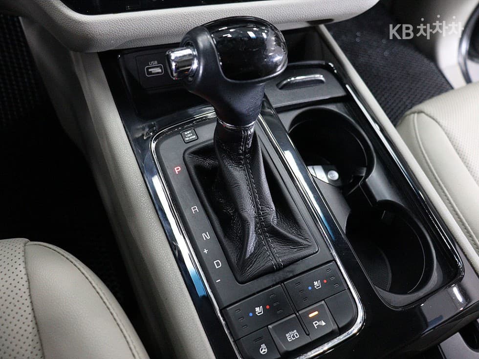 Киа All New Канивал9-местен 2.2 Дизел Престиж - 8