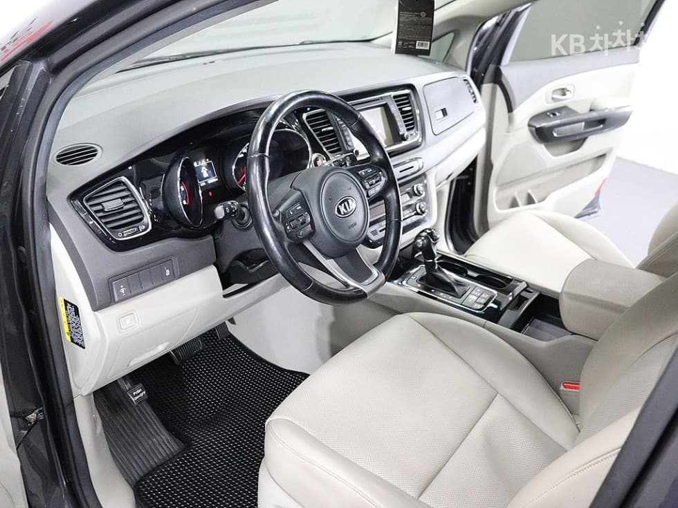 Киа All New Канивал9-местен 2.2 Дизел Престиж - 17
