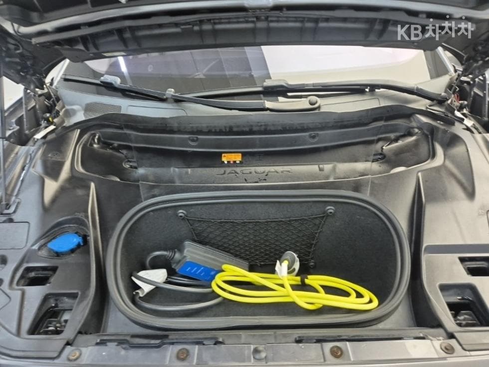 Jaguar I-PACEEV 400 First Edition - 5