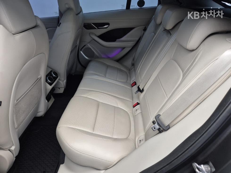 Jaguar I-PACEEV 400 First Edition - 12