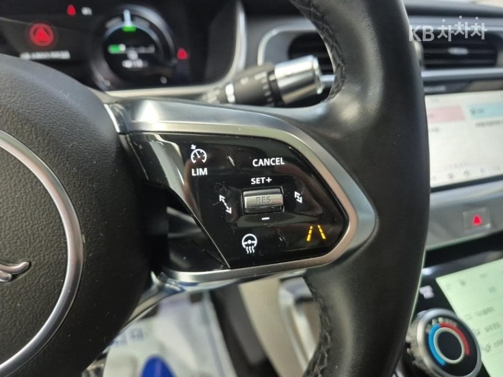 Jaguar I-PACEEV 400 First Edition - 16