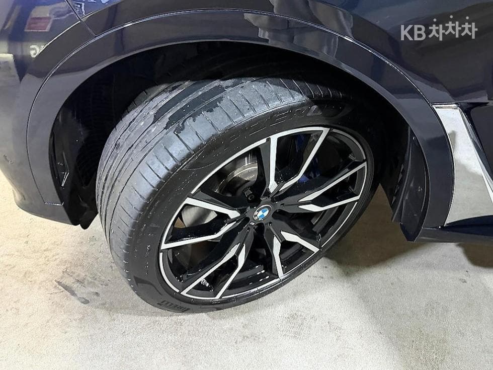 BMW X7(G07)xDrive 40i M Sport - 20