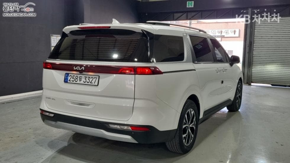 Киа Канивал 4-то поколениеD2.2 9-местен Престиж - 2