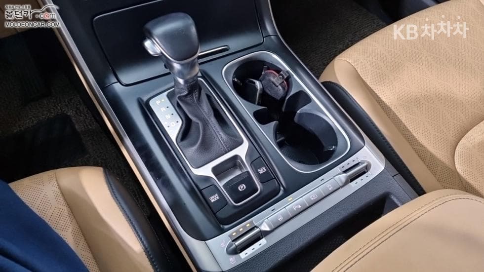 Киа Канивал 4-то поколениеD2.2 9-местен Престиж - 14