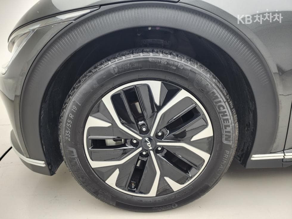 Киа EV6롱 레Местен지 2WD Air - 8