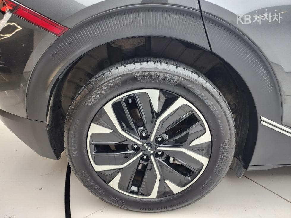 Киа EV6롱 레Местен지 2WD Air - 11