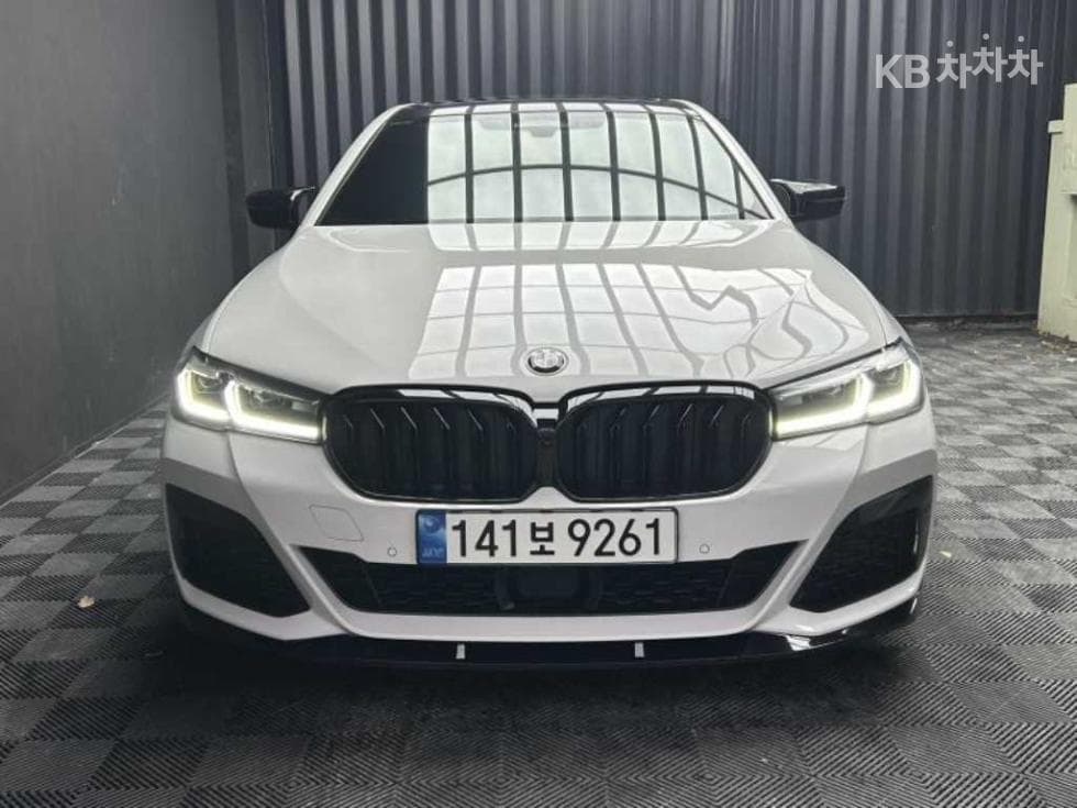 BMW 올New5 Series (G30) 530i M Sport - Image 1