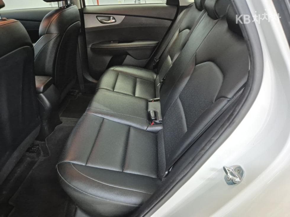Kia All New K31.6 Gasoline Trendy - 12
