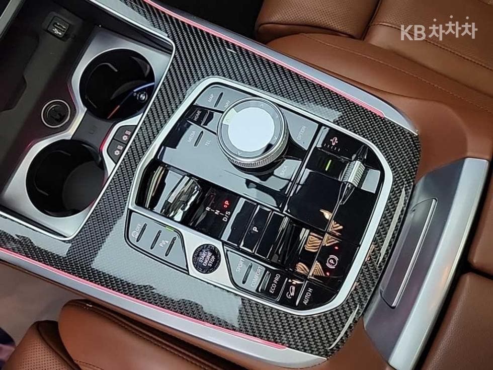 BMW X7(G07)M60i xDrive M Sport Pro - 8