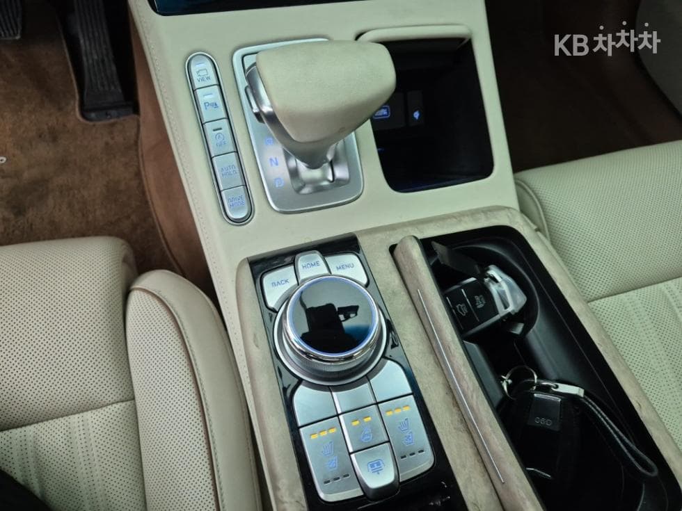 Genesis G903.8 GDi AWD Prestige - 8