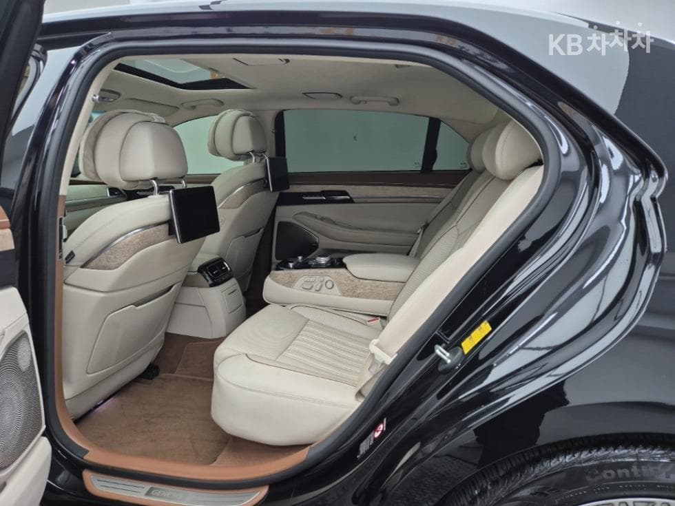 Genesis G903.8 GDi AWD Prestige - 12