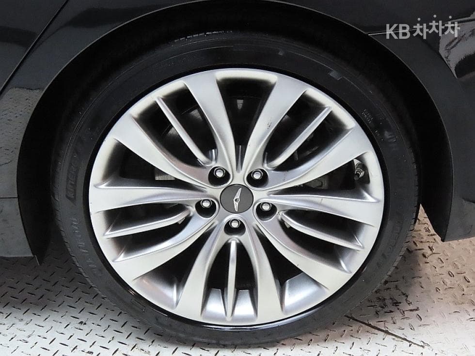 Hyundai GenesisDHG330 Premium - 20