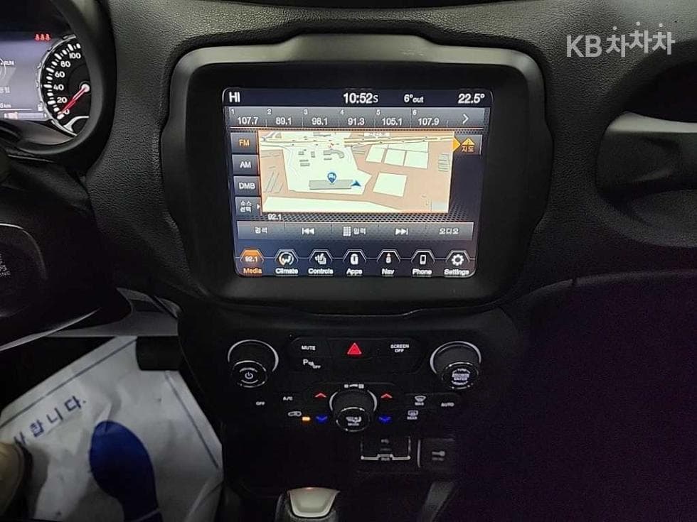 지프 레니게이드2.4 Longitude Standard - 10