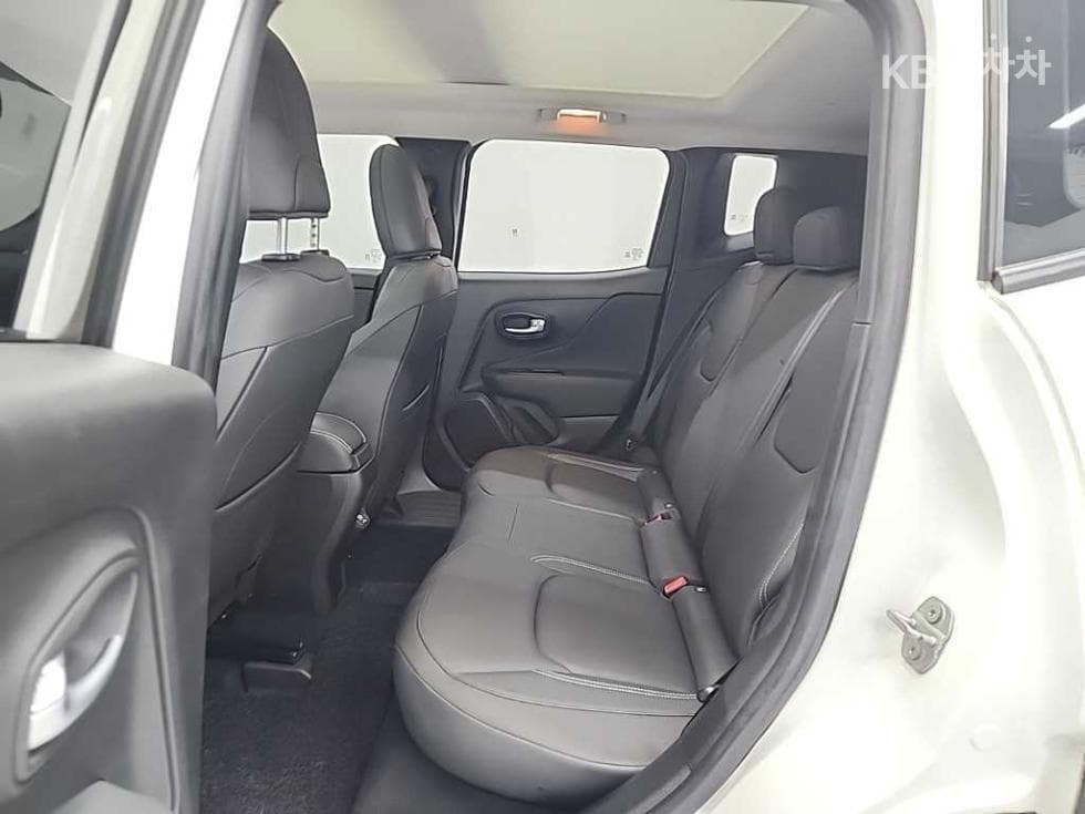 지프 레니게이드2.4 Longitude Standard - 12