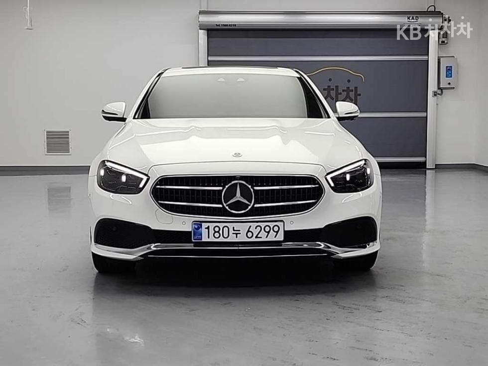 Mercedes-Benz E-Class (W213)E350 4MATIC Avantgarde - 2