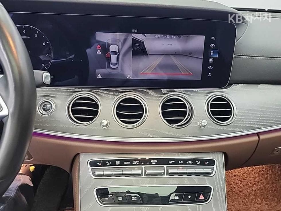 Mercedes-Benz E-Class (W213)E350 4MATIC Avantgarde - 10