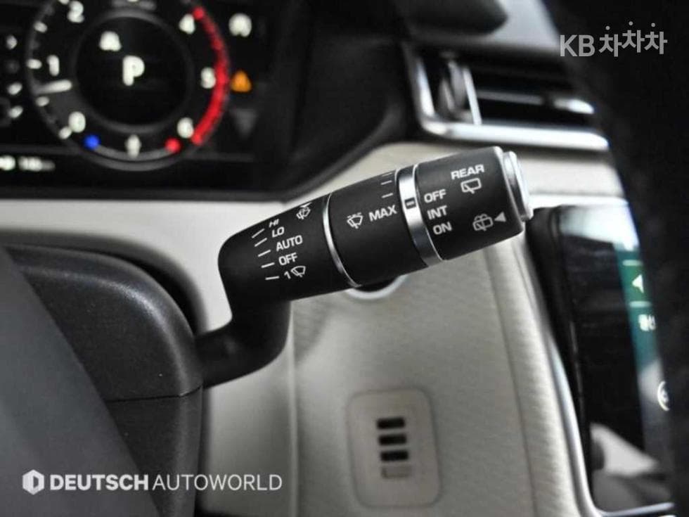 Land Rover Range Rover 벨라3.0 D300 R-Dynamic SE - 18