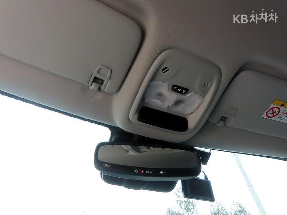 GM Korea Trailblazer1.35 Gasoline 2WD Premier - 16