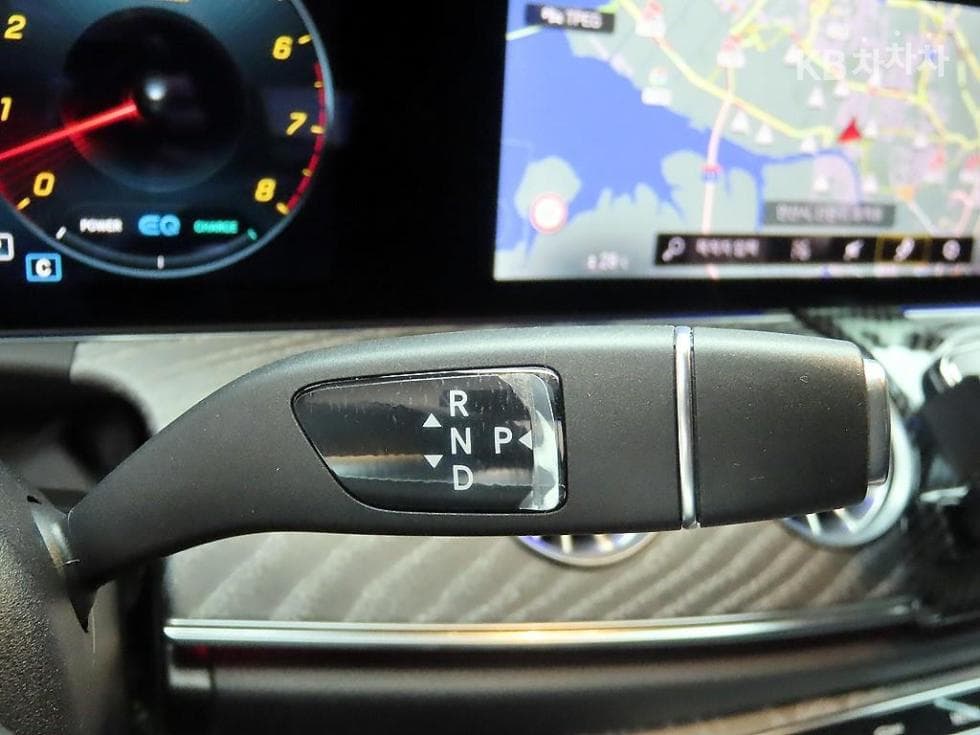 Mercedes-Benz E-Клас (W213)E450 4MATIC Carbriolet Стандартен - 10