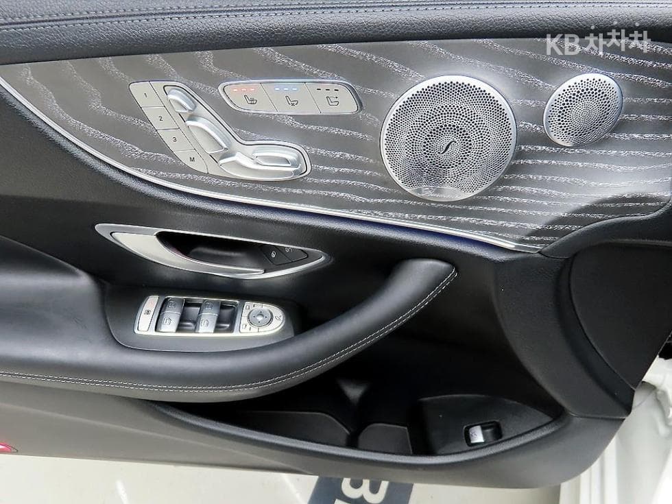 Mercedes-Benz E-Клас (W213)E450 4MATIC Carbriolet Стандартен - 11