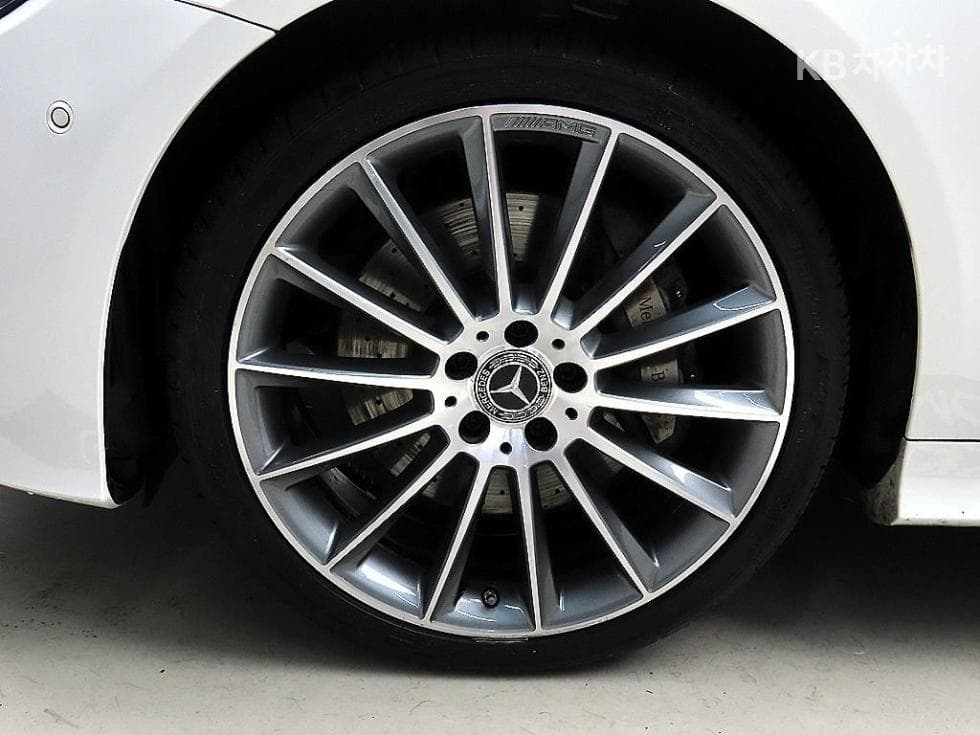Mercedes-Benz E-Клас (W213)E450 4MATIC Carbriolet Стандартен - 19