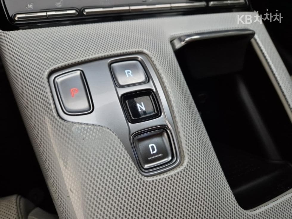 Хюндай The New (фейслифт) Grandeur (Azera)2.5 Le Blanc - 8