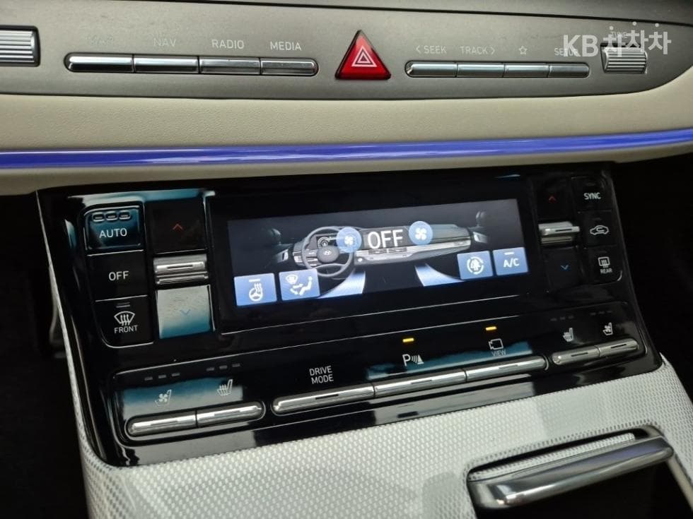 Хюндай The New (фейслифт) Grandeur (Azera)2.5 Le Blanc - 17