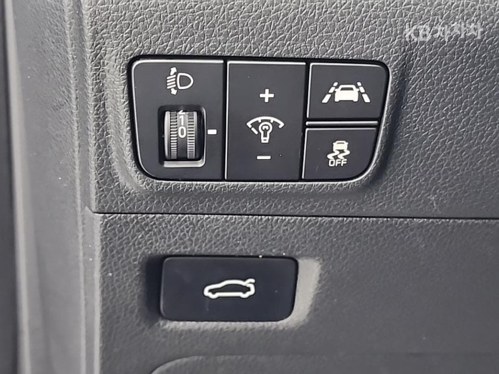 Kia K5 3rd Gen2.0 Gasoline Prestige - 19