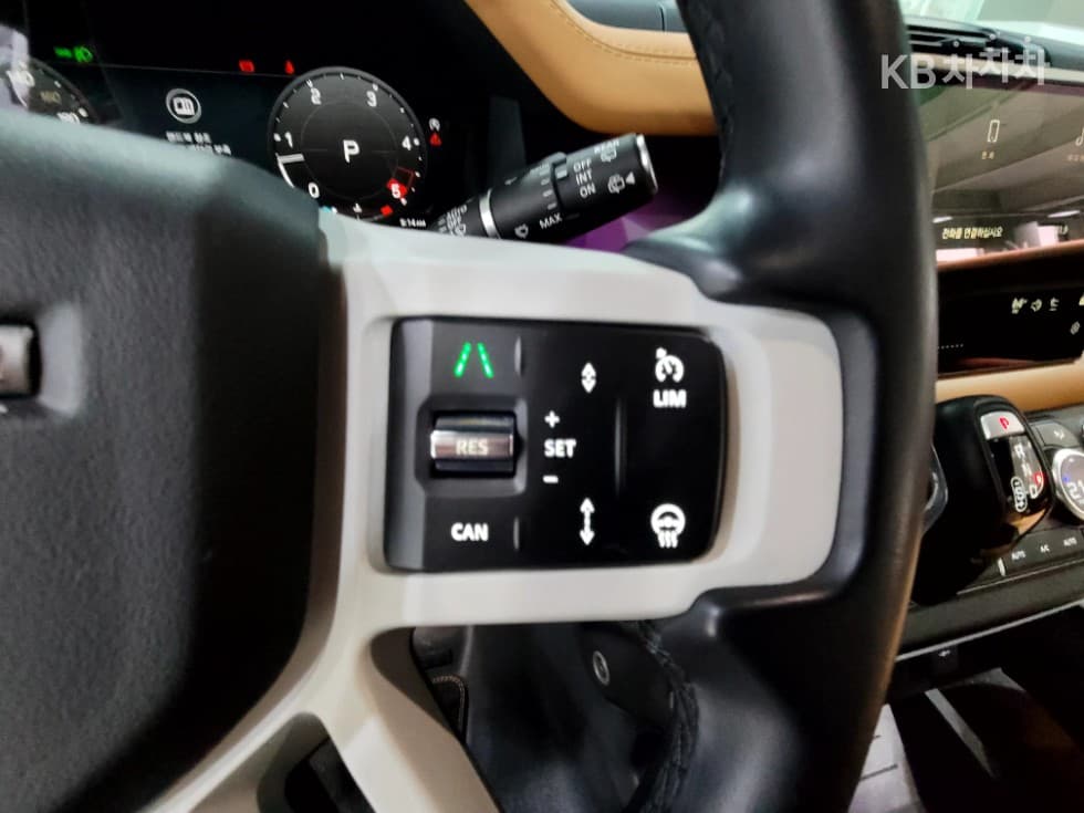 Land Rover 디펜더(L663)110 D300 HSE - 9