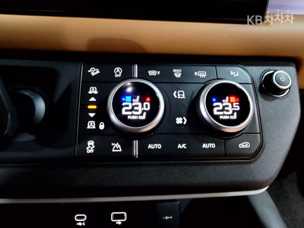 Land Rover 디펜더(L663)110 D300 HSE - 17