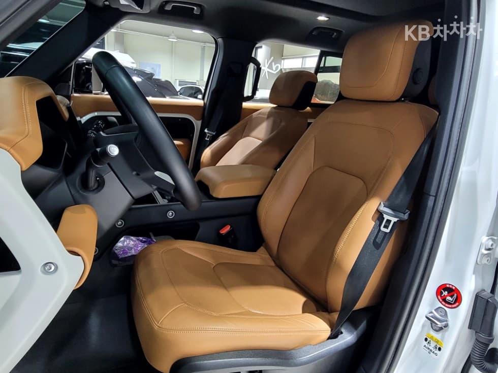 Land Rover 디펜더(L663)110 D300 HSE - 22