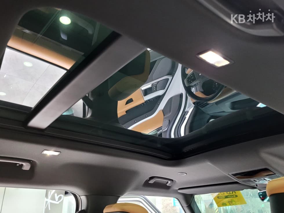 Land Rover 디펜더(L663)110 D300 HSE - 26